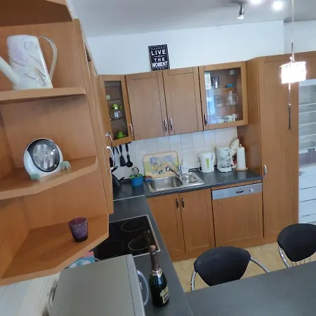 Bok - Modern 2br W Balcony, Free Indoor Parking!