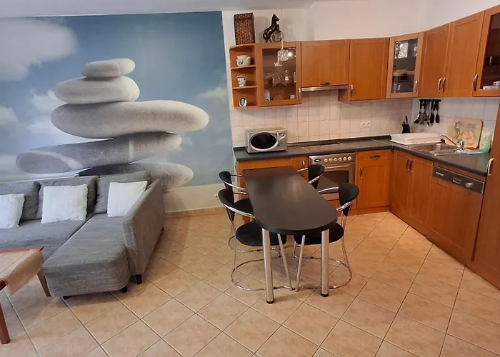 Bok - Modern 2br W Balcony, Free Indoor Parking! Apartment
