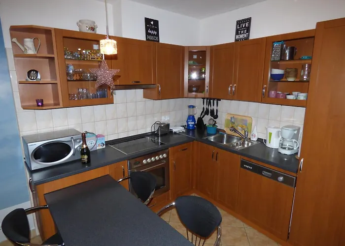 Bok - Modern 2br W Balcony, Free Indoor Parking! * Budapest