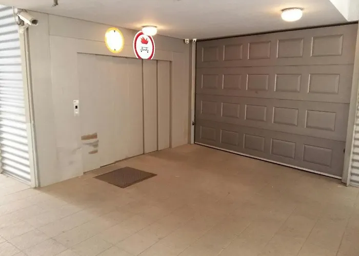 Apartment Bok - Modern 2br W Balcony, Free Indoor Parking! Budapest