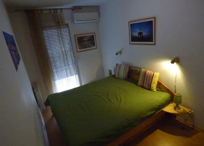 Bok - Modern 2br W Balcony, Free Indoor Parking! *