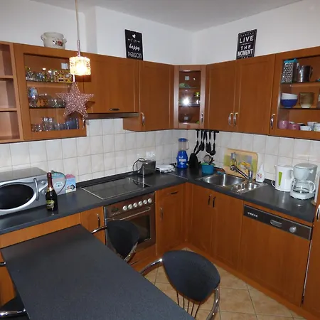 Bok - Modern 2br W Balcony, Free Indoor Parking! * Budapešť