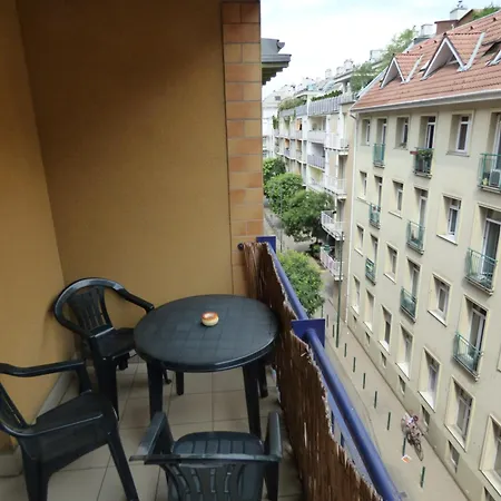 Apartmán Bok - Modern 2br W Balcony, Free Indoor Parking! *